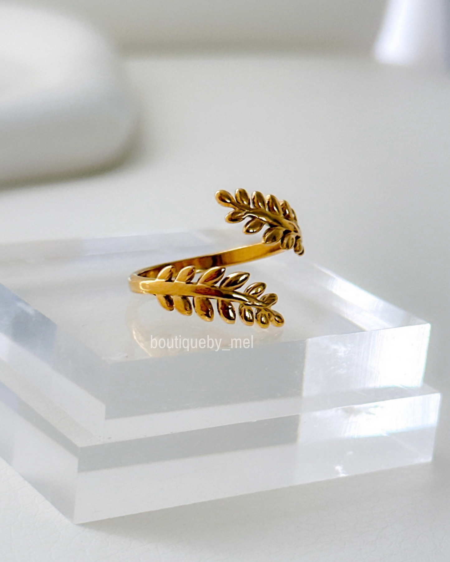 Gold Leaves Ring