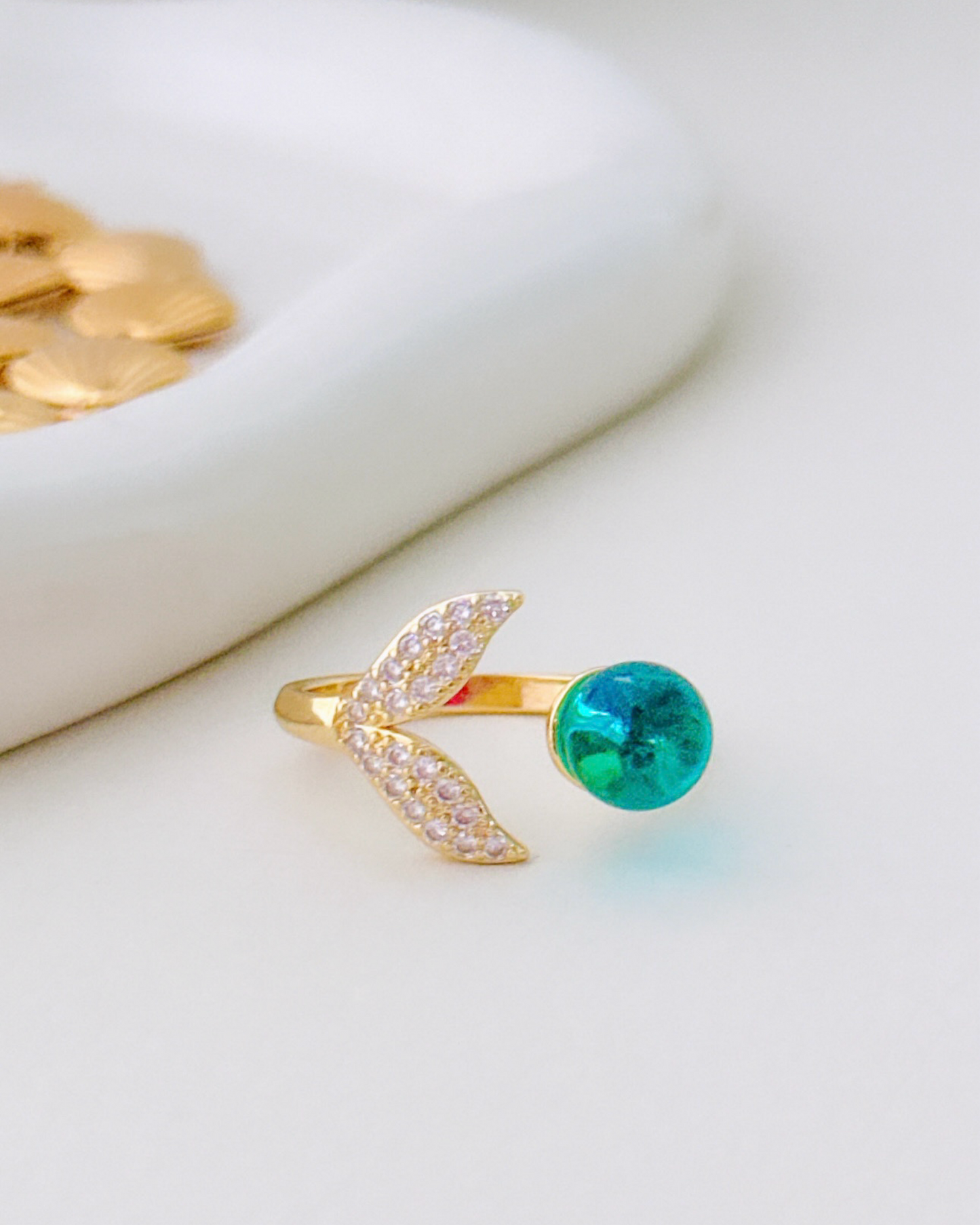 Mermaid Glow Ring 🧜♀️