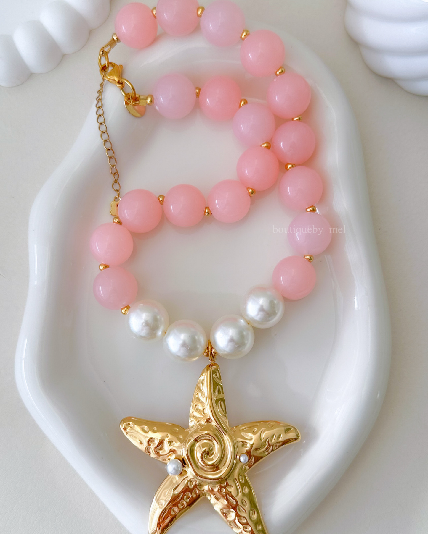 Rosy Beach Necklace