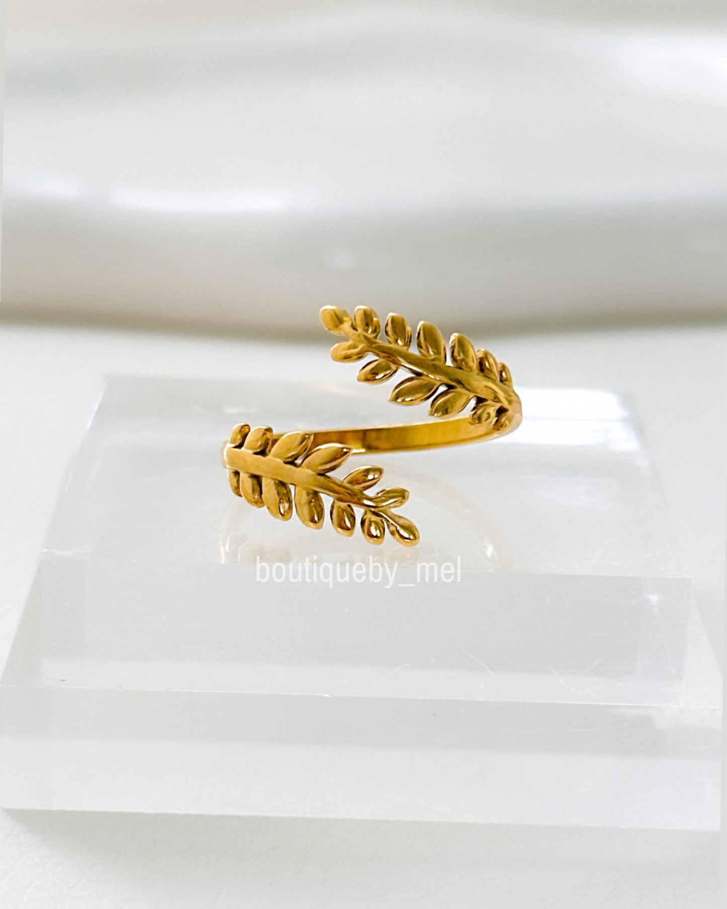 Gold Leaves Ring