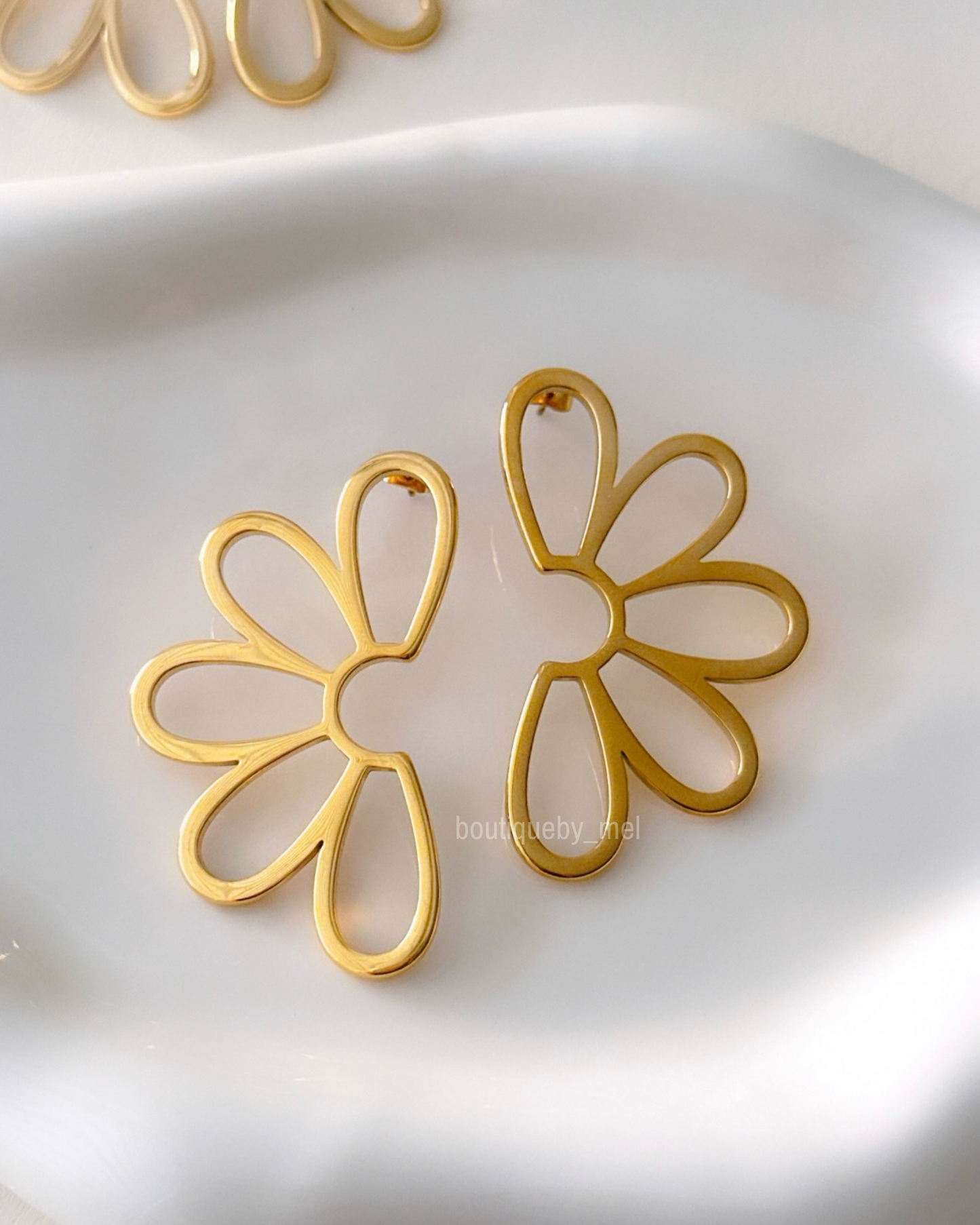 Half Daisy Earrings