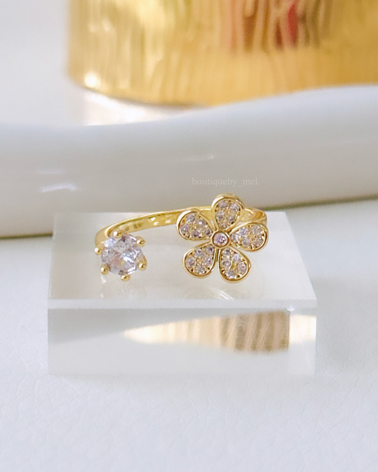 Glam Daisy Ring
