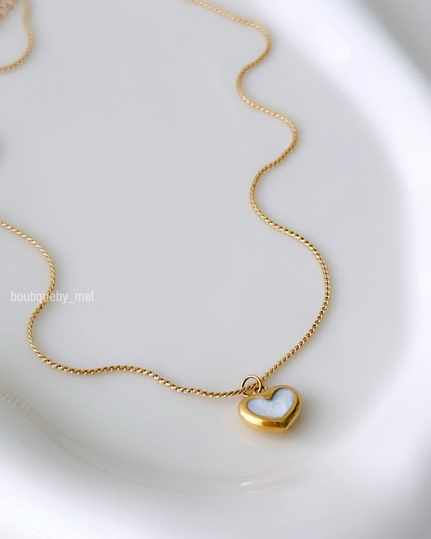 Amour Necklace