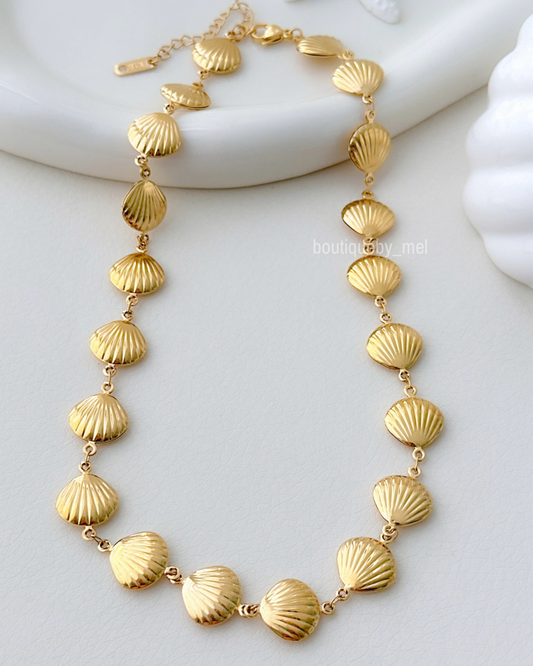 Golden Shells Necklace