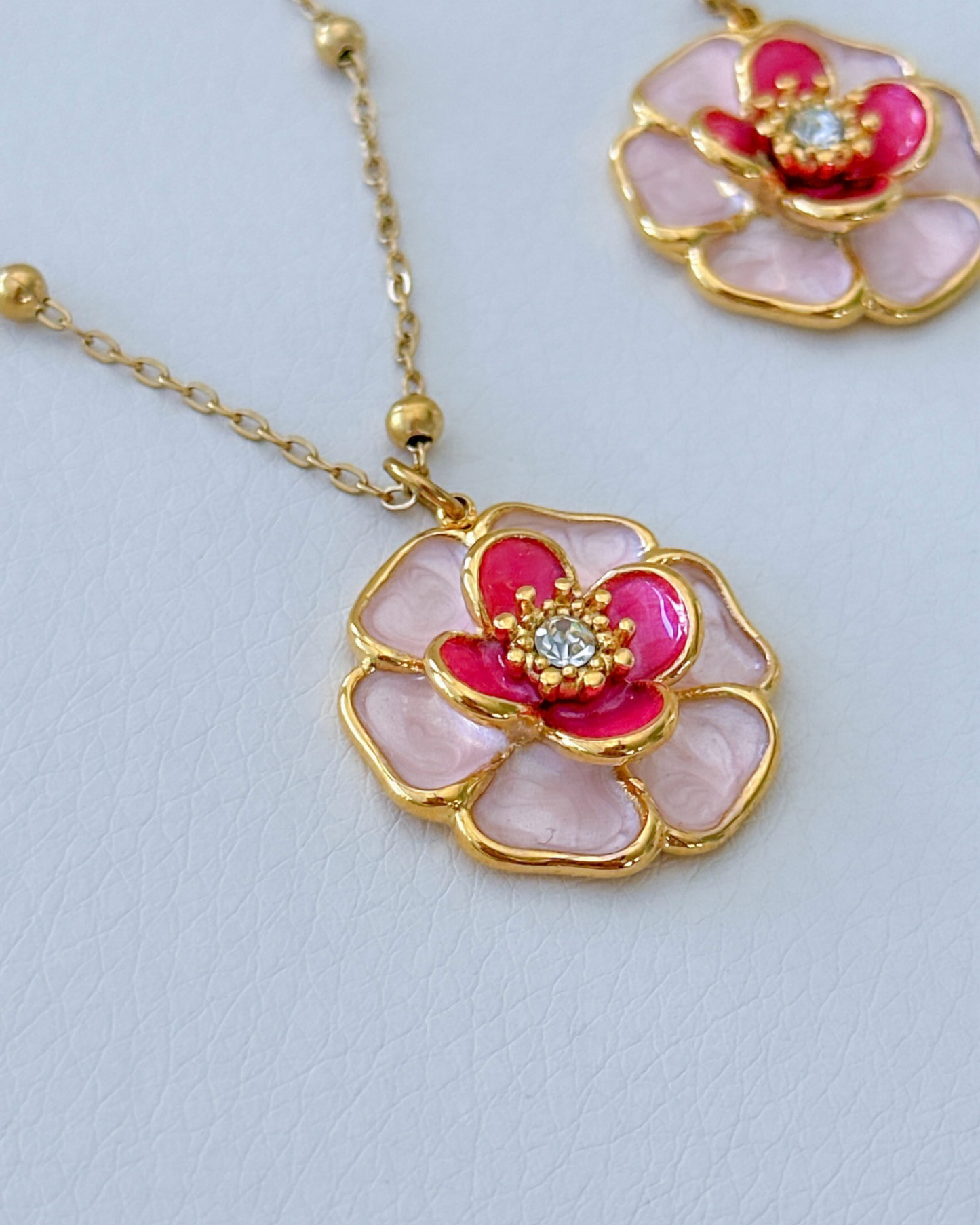 Camelia Necklace