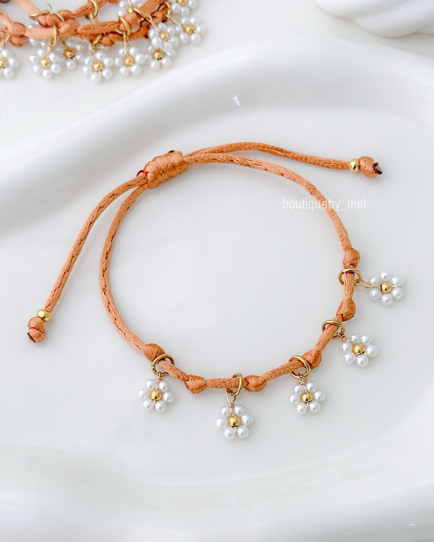 White Daisies Bracelet