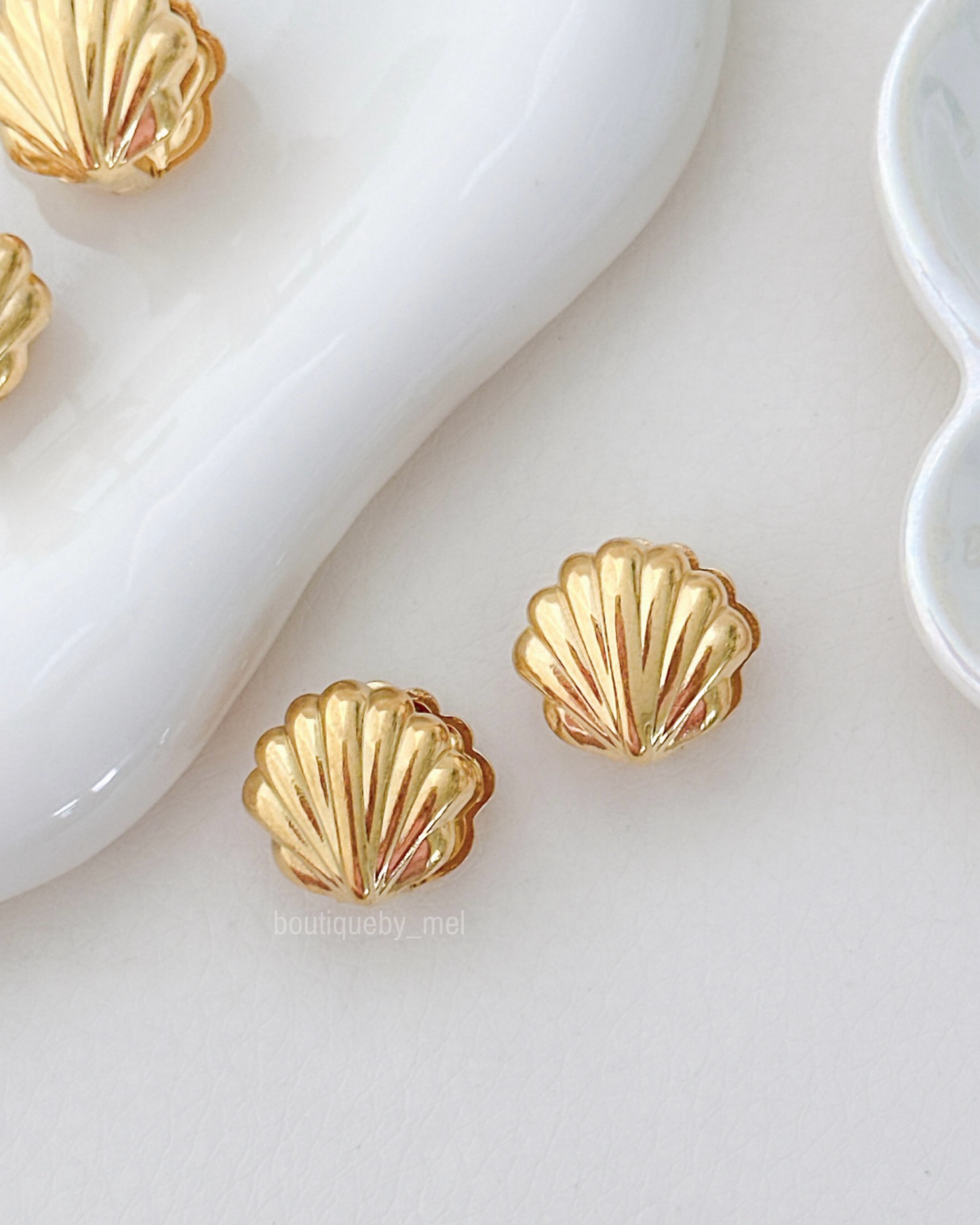 Golden Shell Earrings